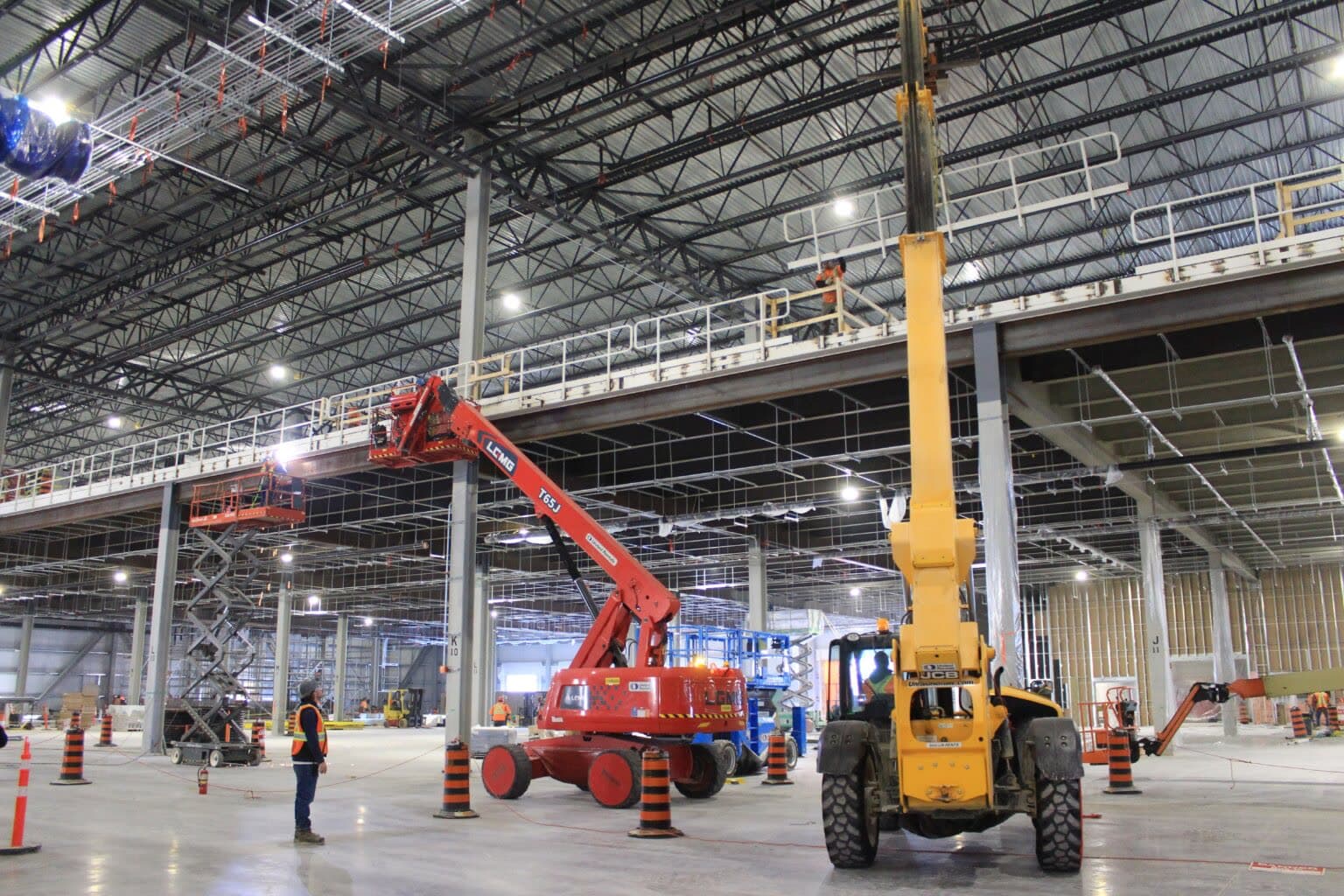 Steel installation inside a plant fit-out